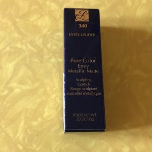 Esteem Lauder lipstick
